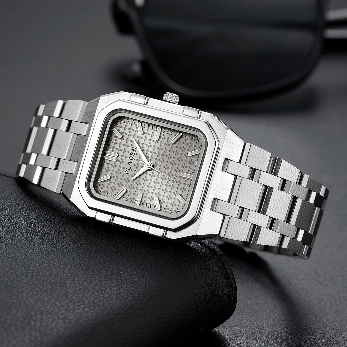 العلامة التجارية الفاخرة الأزر - مراجعة Luxury Watch Manufacturers وسعره
