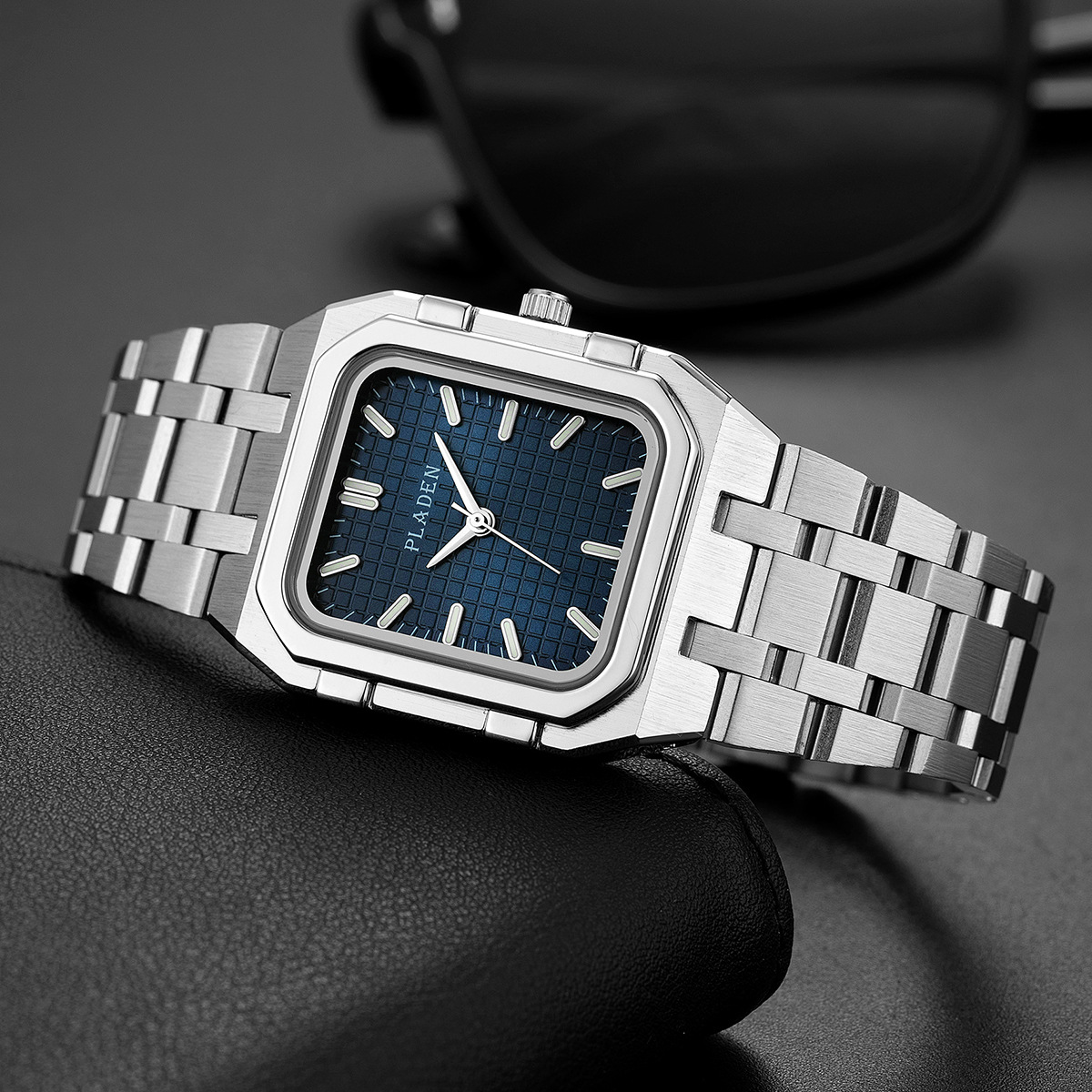 العلامة التجارية الفاخرة الأزر - مراجعة Luxury Watch Manufacturers وسعره