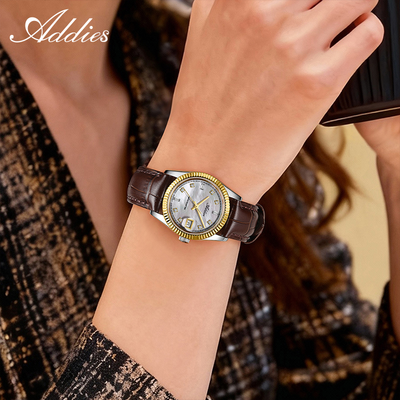 ساعة أديس 585 كوارتز للسيدات 2 - مراجعة Luxury Watches وسعره