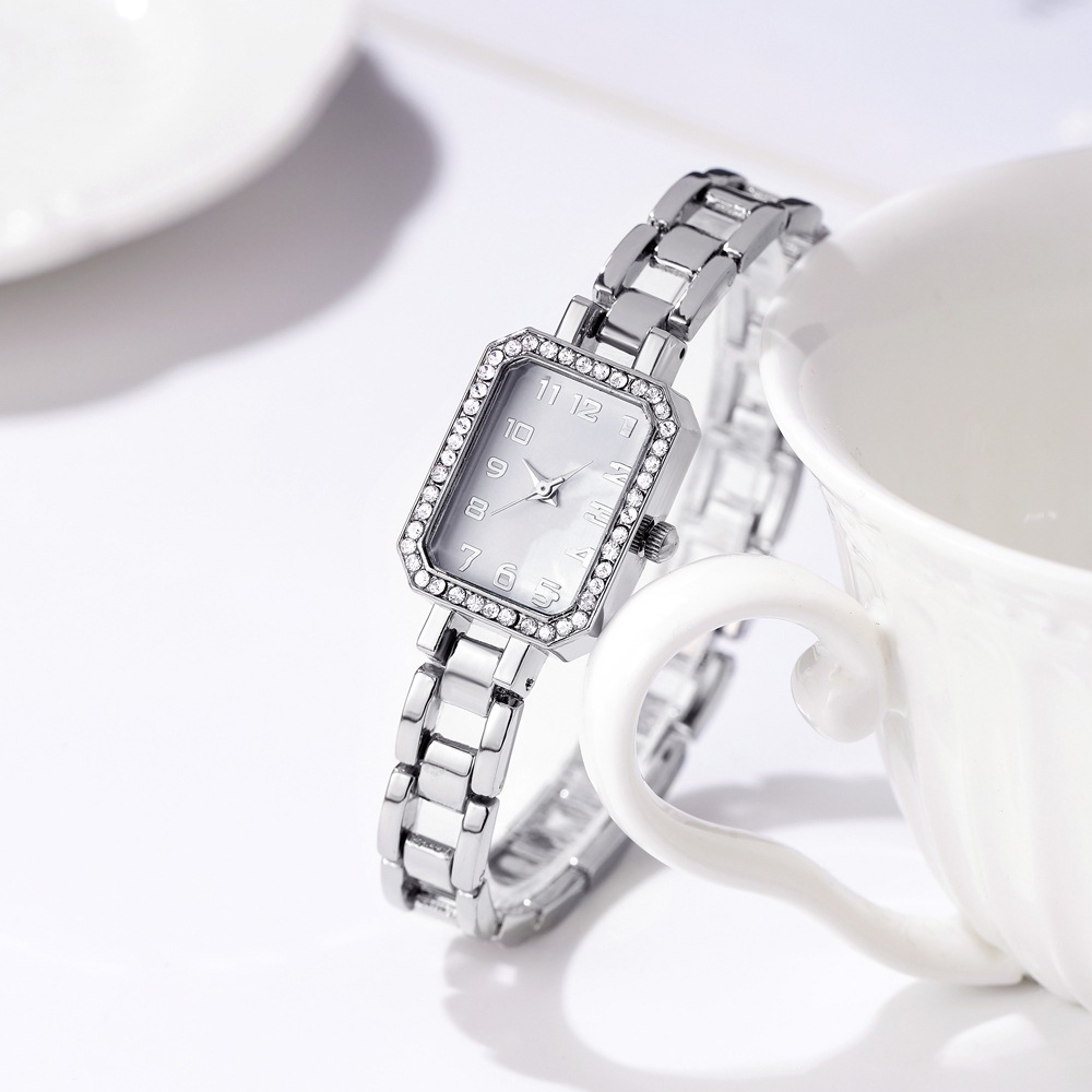 ساعة نسائية فاخرة 2023 جديدة ب - مراجعة Luxury Watch Gold وسعره