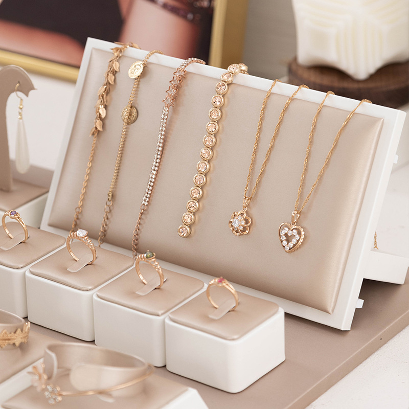 حامل مجوهرات جلدي فاخر الحد ال - مراجعة Luxury Watch E Jewellery وسعره