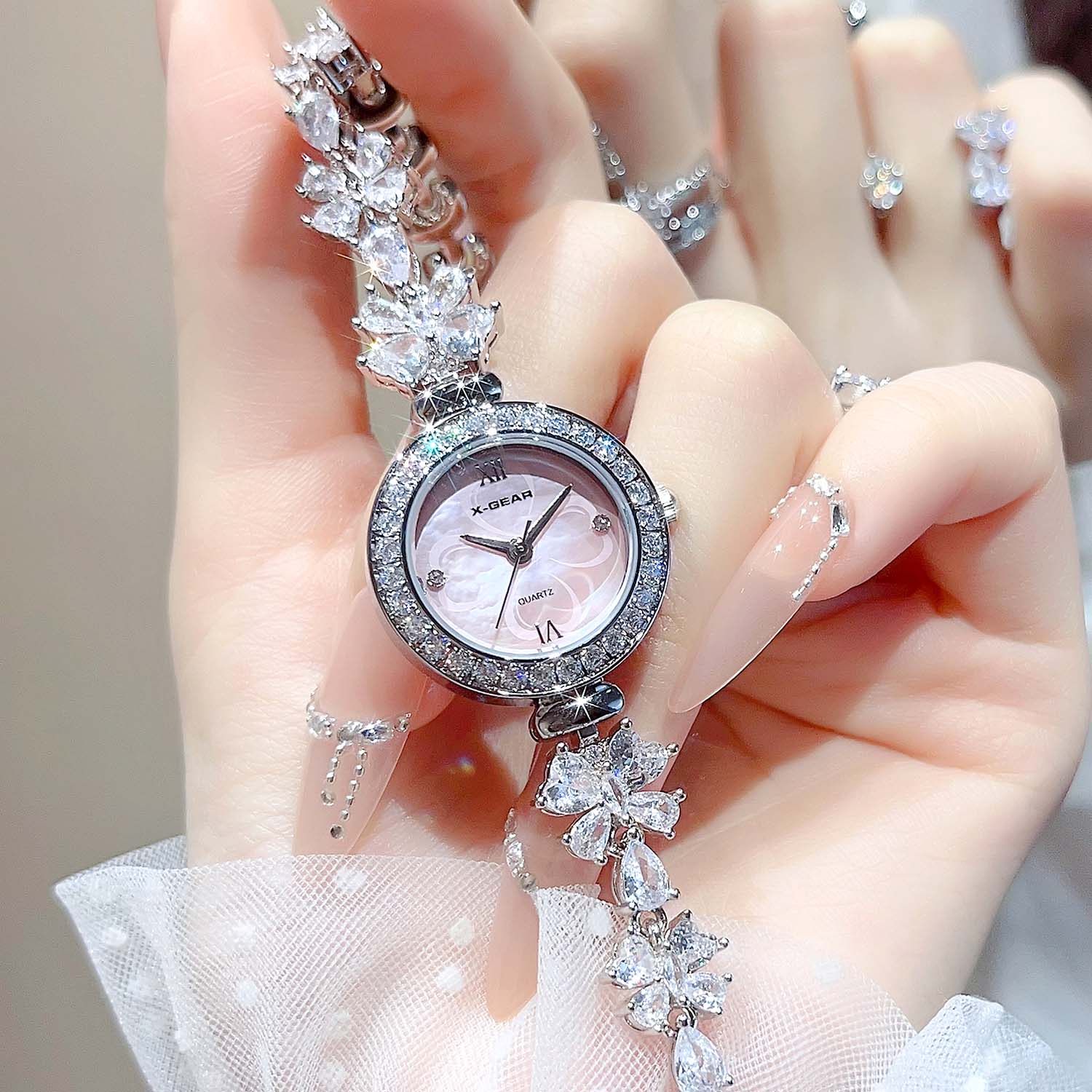 ساعة يد نسائية على شكل فراشة،  - مراجعة Luxury X I Watch وسعره