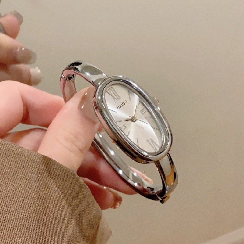 ساعة يد نسائية فاخرة بتصميم رو - مراجعة Luxury Watch Gold وسعره